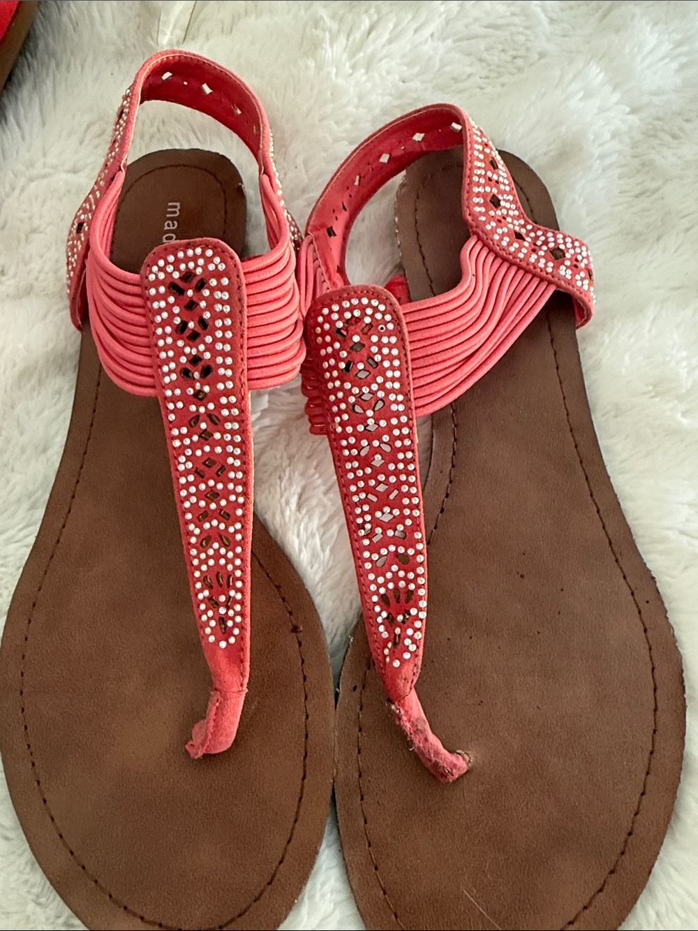 Coral Embellished T-Strap Women's Sandals